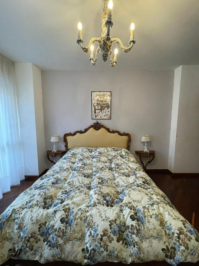 Stanza Classica Eur Tintoretto Bed and Breakfast Roma Esterno foto